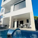 Neru Villa Vodice