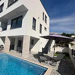 Neru Villa Vodice