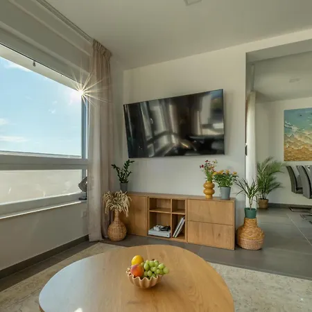 Neru Vodice- Private Heated Pool & Sea View *