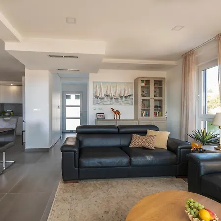 Neru Vodice- Private Heated Pool & Sea View *
