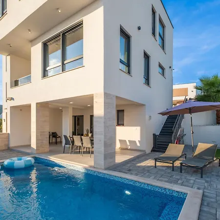 Neru Vodice- Private Heated Pool & Sea View Willa Vodice