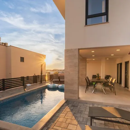 Neru Vodice- Private Heated Pool & Sea View Willa