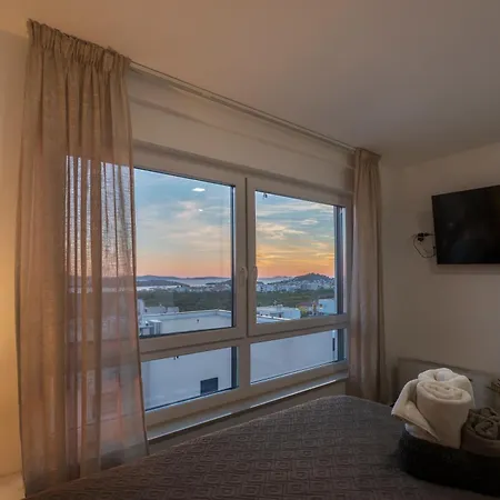 Neru Vodice- Private Heated Pool & Sea View