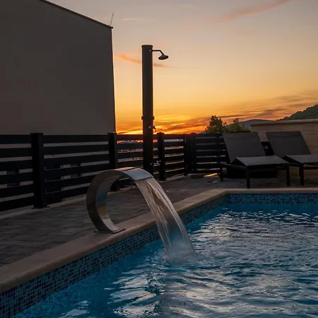 Neru Vodice- Private Heated Pool & Sea View Willa *