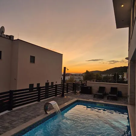 Neru Vodice- Private Heated Pool & Sea View
