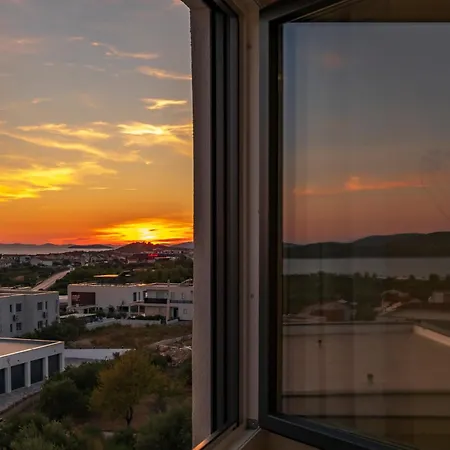 Neru Vodice- Private Heated Pool & Sea View Willa *