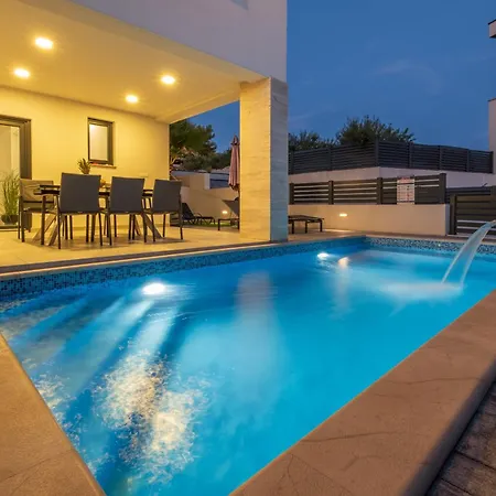 Neru Vodice- Private Heated Pool & Sea View *