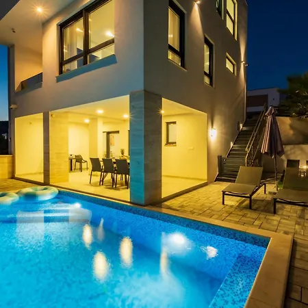 Neru Vodice- Private Heated Pool & Sea View Vodice