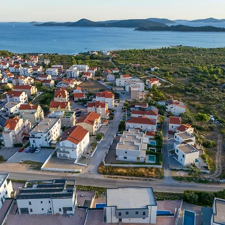 Neru Vodice- Private Heated Pool & Sea View Vodice